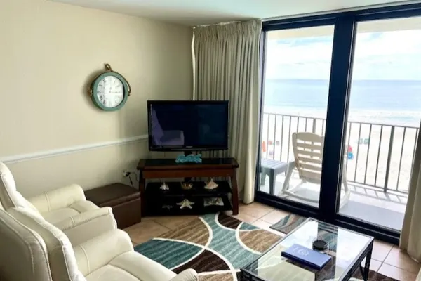 Photo 1 - ROYAL GARDEN RESORT  206