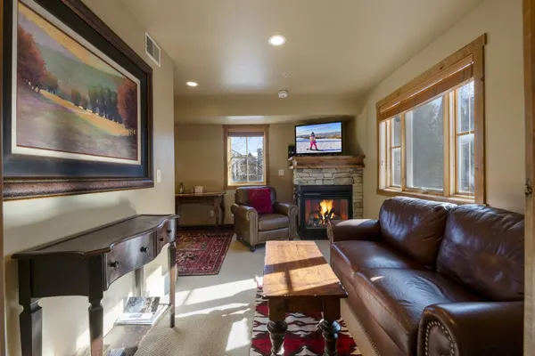 Photo 1 - Jupiter Inn 10