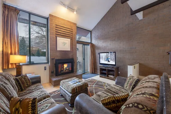 Photo 1 - Park Avenue 252