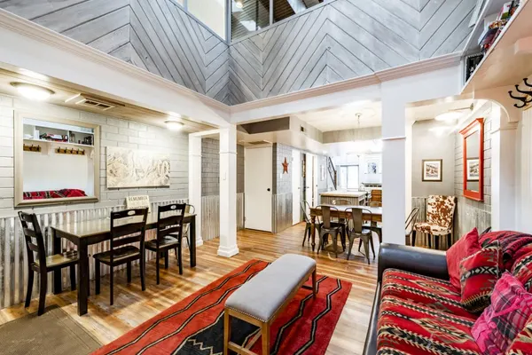 Photo 1 - Park Avenue 333