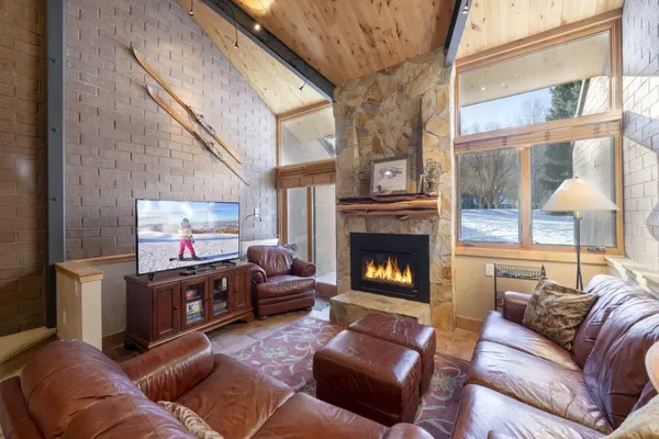 Photo 1 - Park Avenue 227