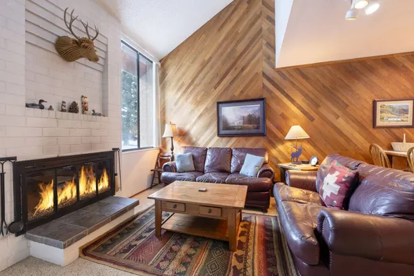 Photo 1 - Park Avenue 231