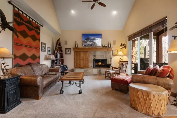 Photo 1 - Midway 4 Bedroom 4.5 Bathroom golf course Luxury Turnberry 23
