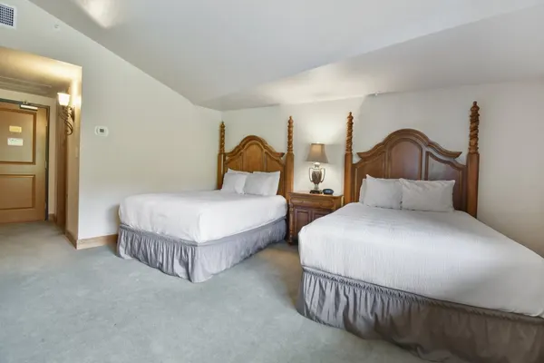 Photo 1 - Villa 3037 2 Queen Beds - 1 Bedroom 1 Bath No Kitchen