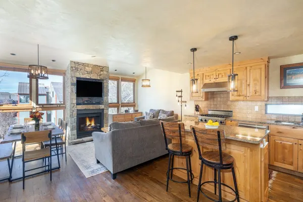Photo 1 - Telluride Lodge 326