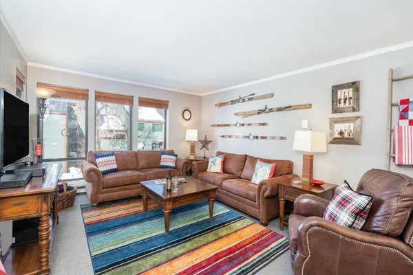 Photo 1 - West End Winner - Hot Tub, Parking, Open Kitchen & Living Space