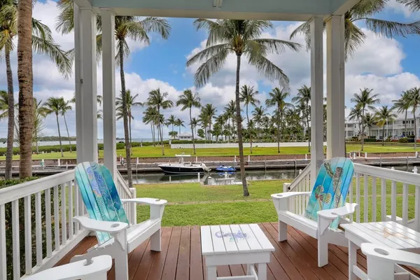 Photo 1 - Waterfront luxury Villa (14) with sunset views and boat slip