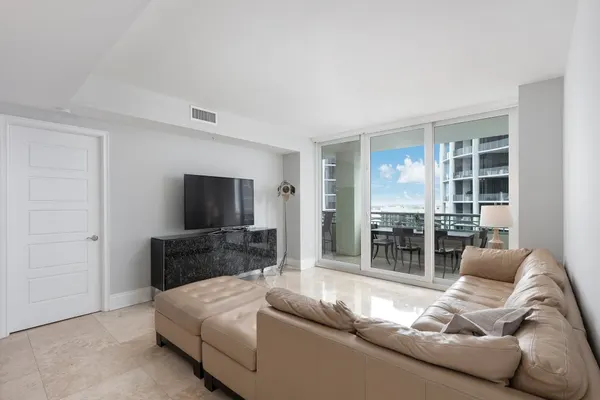 Photo 1 - Ritz Carlton Coconut Grove Two Bedroom Luxury Apartment