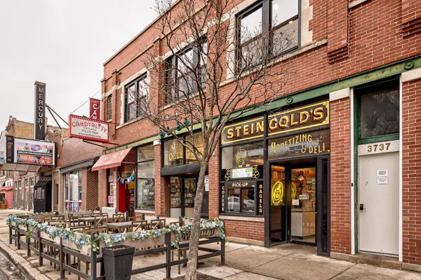 Photo 1 - The Bagel Inn - Bright & Modern Wrigleyville 2 Bed