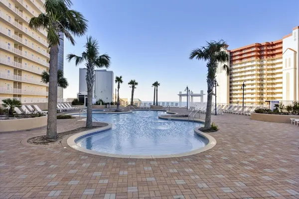 Photo 1 - Laketown Wharf 412