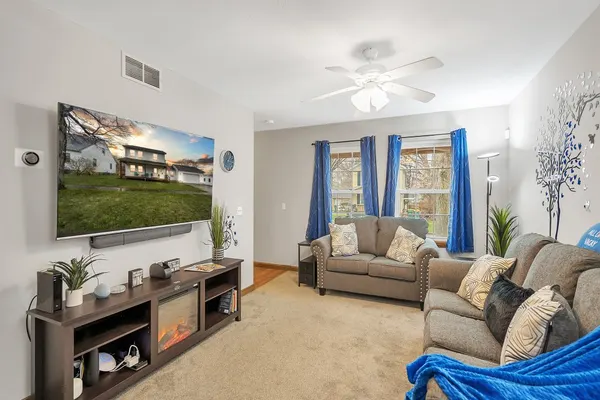 Photo 1 - Savor Serenity: 3BR/3BA Home near SPIRE/Wineries