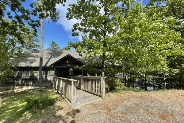 Photo 1 - Mountain Harbor three bedroom cabin on the lake