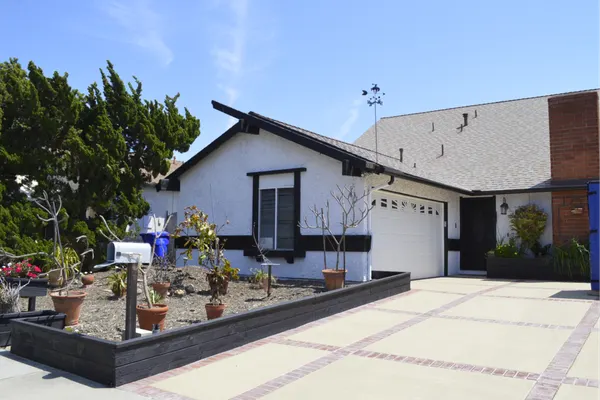 Photo 1 - Spacious, and Beautiful Home In San Diego