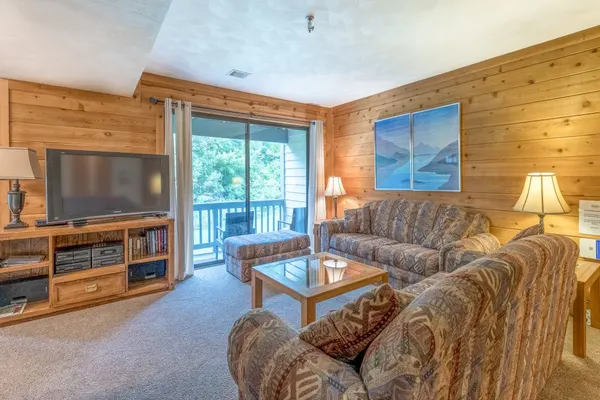 Photo 1 - Seven Springs Stoneridge 3 Bedroom Deluxe Condo, Pet Friendly!