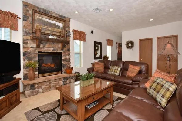 Photo 1 - Seven Springs 4 BR Premium Condo, Mountain Views!