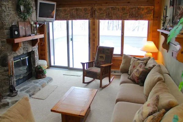 Photo 1 - Seven Springs Sunridge 2 BR Condo - Pet Friendly!