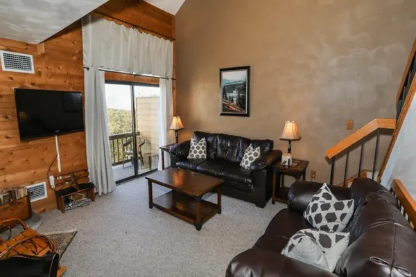 Photo 1 - Seven Springs 1 BR+Loft Condo, Ski In Ski Out!