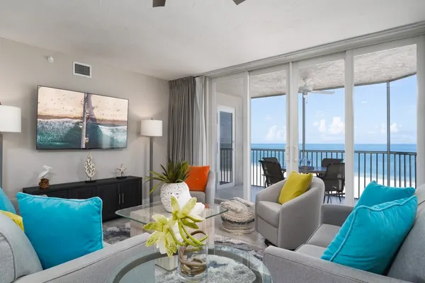 Photo 1 - 1006 Island Time: Beachfront, Sunset View, Spacious