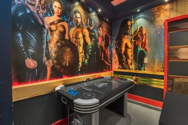 Photo 1 - 6 Bed With Amazing Game Room, Pool & Spa!