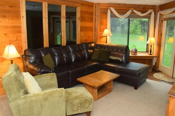 Photo 1 - Seven Springs 3 BR Condo, walk to slopes!