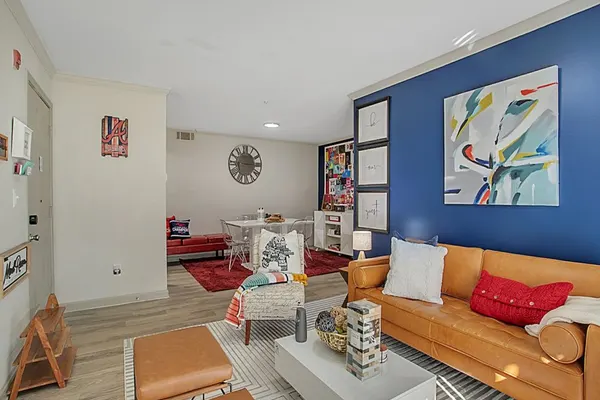 Photo 1 - Retro Chic Luxury Apt mins to ATL Braves Stadium