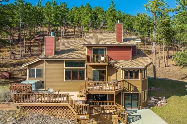 Photo 1 - Peaceful Pines 5 BR Home with Jacuzzi - Sleeps 9
