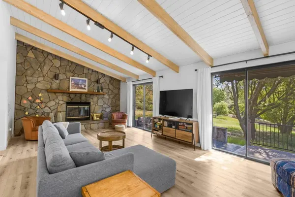Photo 1 - The Red House - Near Golf, Beaches & Communal Pool