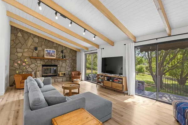 Photo 1 - The Red House - Near Golf, Beaches & Communal Pool