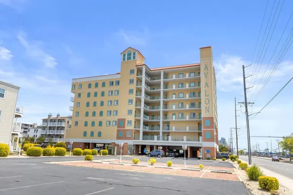 Photo 1 - Avalon 507