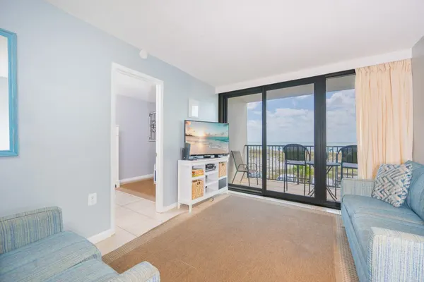 Photo 1 - Island Winds West 174