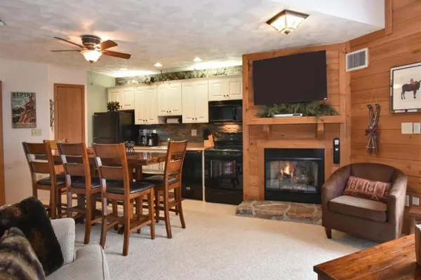 Photo 1 - Seven Springs 2 Bedrooms Premium Condo, Mountain Views