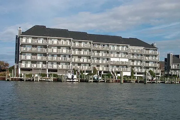 Photo 1 - Harbour Island 304K
