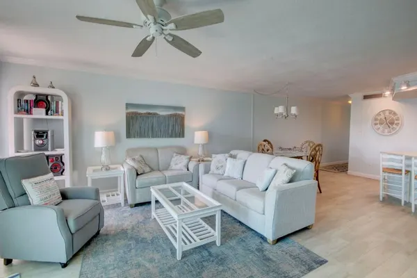 Photo 1 - 435 El Matador