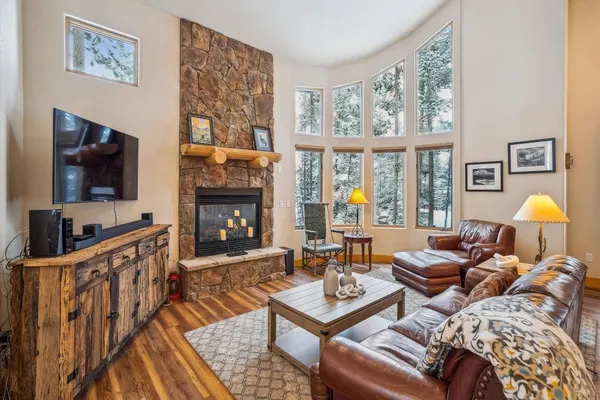 Photo 1 - Lupine Chalet