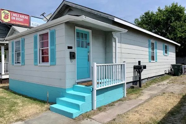 Photo 1 - Cozy Historic Beach House in Ocean View