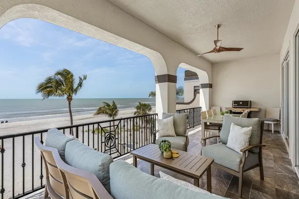 Photo 1 - 3134 Sunset Tides Gulf-Front 5BR: Pool, Spa, Stunning Views