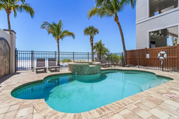 Photo 1 - 3132 Coastal Tides Beachfront 5BR: Heated Pool, Spa, Elevator, V