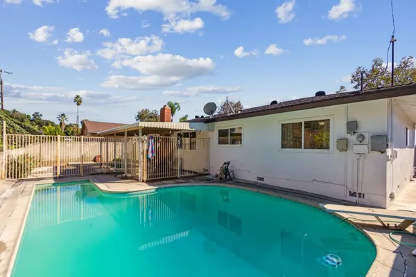 Photo 1 - Modern Relaxing Retreat with Private Pool