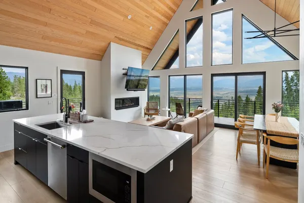 Photo 1 - Sky House