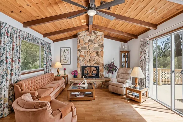 Photo 1 - Tranquil Retreat - Home with Spacious Deck & Grill