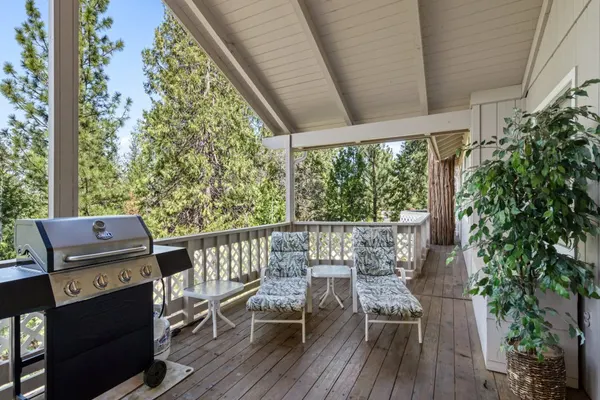 Photo 1 - Tranquil Retreat - Home with Spacious Deck & Grill