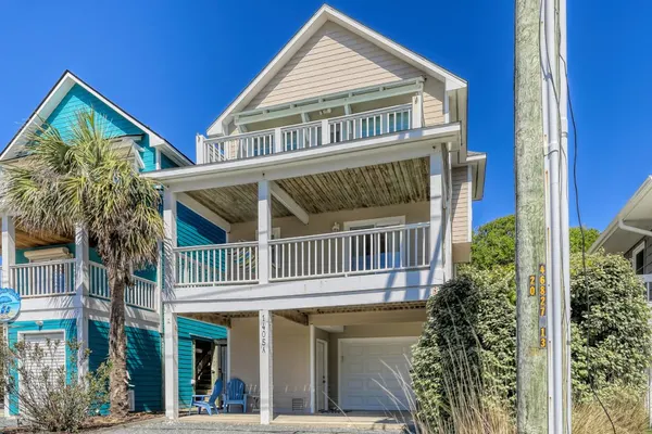 Photo 1 - Beach Bliss: 4BR | Beach Access | Kayak | WI-FI