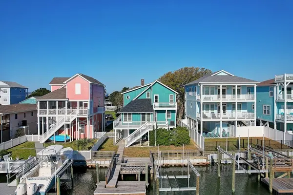 Photo 1 - Auster / 144 Tuna Drive