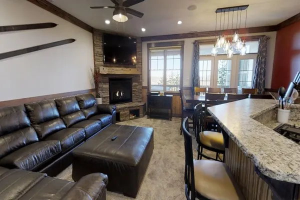 Photo 1 - Radiant 8BR Rendezvous with Hot Tub