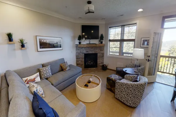 Photo 1 - Elegant 6BR Retreat in Black Bear Crossing, #27