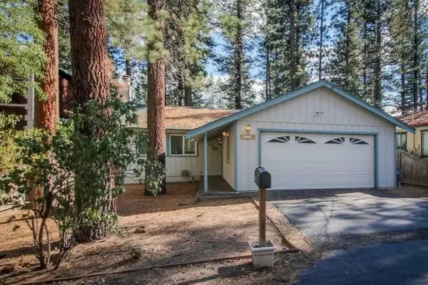 Photo 1 - 838 Placer Avenue