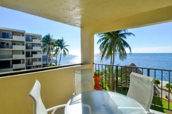 Photo 1 - Exceptional condo with panoramic views of the Atlantic Ocean.