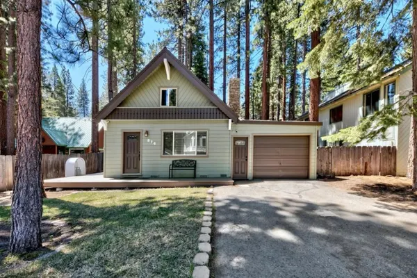 Photo 1 - CYH0876 - Island Cabin