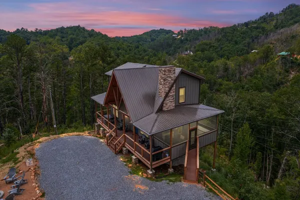 Photo 1 - Hatcher Mountain Hideaway