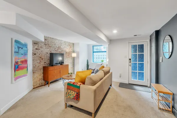 Photo 1 - Charming, Well-Lit 1BR in Fantastic Location